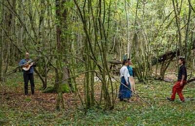 Dans les bois - Clara Cornil & David Subal